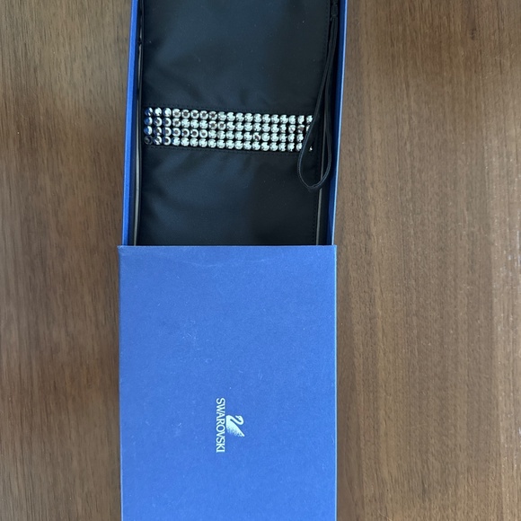 Black Swarovski wristlet - Picture 2 of 3